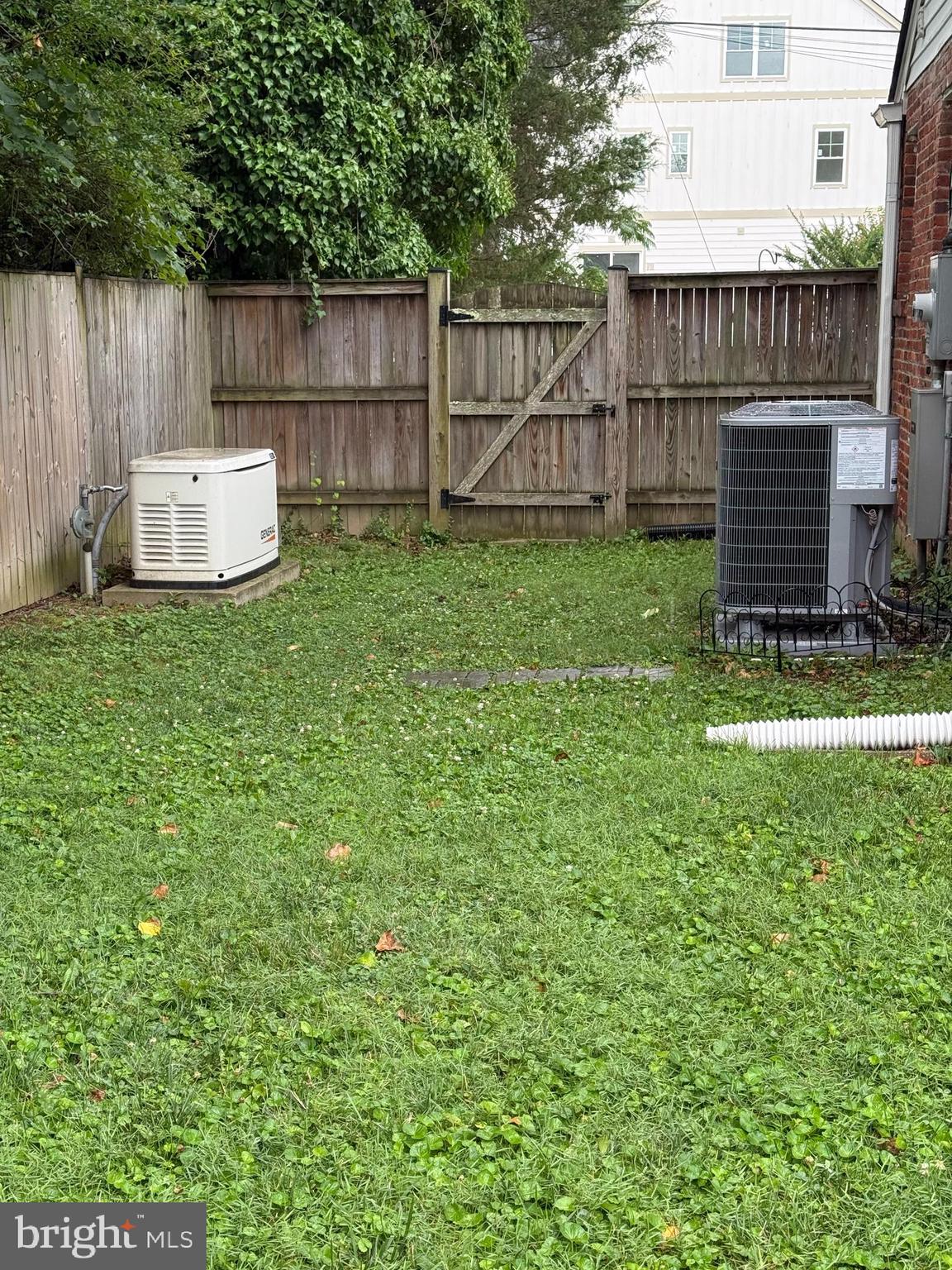 7915 Fairfax Road Alexandria, VA 22308 - Photo 14 of 21 Side Yard with Generator