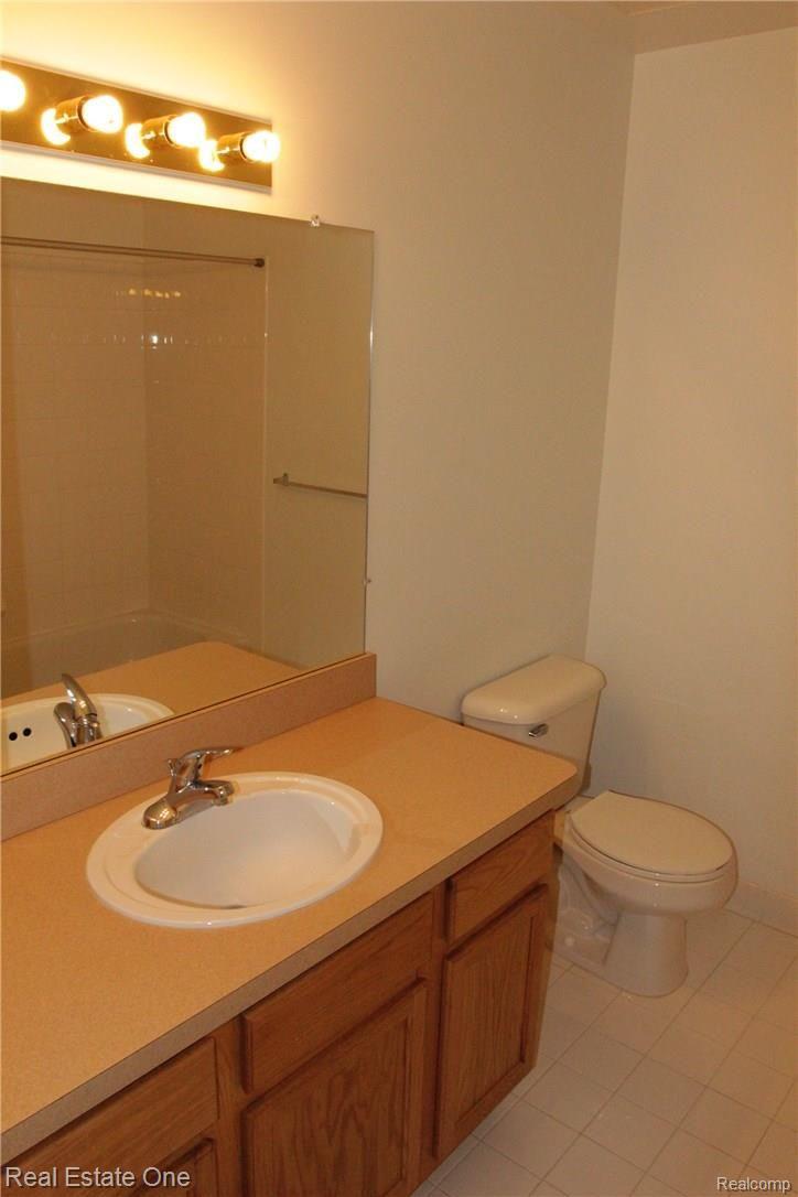 1654 Deepwood Circle Rochester, MI 48307 - Photo 15 of 16 IMG_5885.JPG