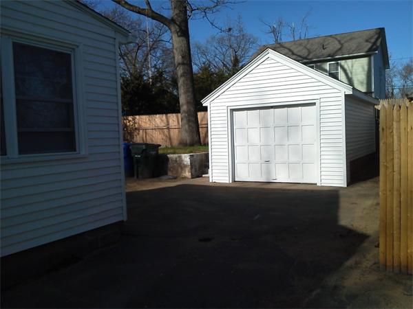 237 Shawmut Street Springfield, MA 01108 - Photo 2 of 20