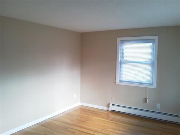 237 Shawmut Street Springfield, MA 01108 - Photo 9 of 20