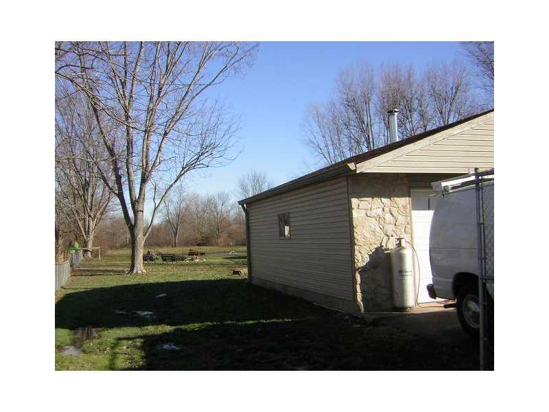 6849 Hickory Road Indianapolis, IN 46259 - Photo 5 of 13 Gallery Image 5