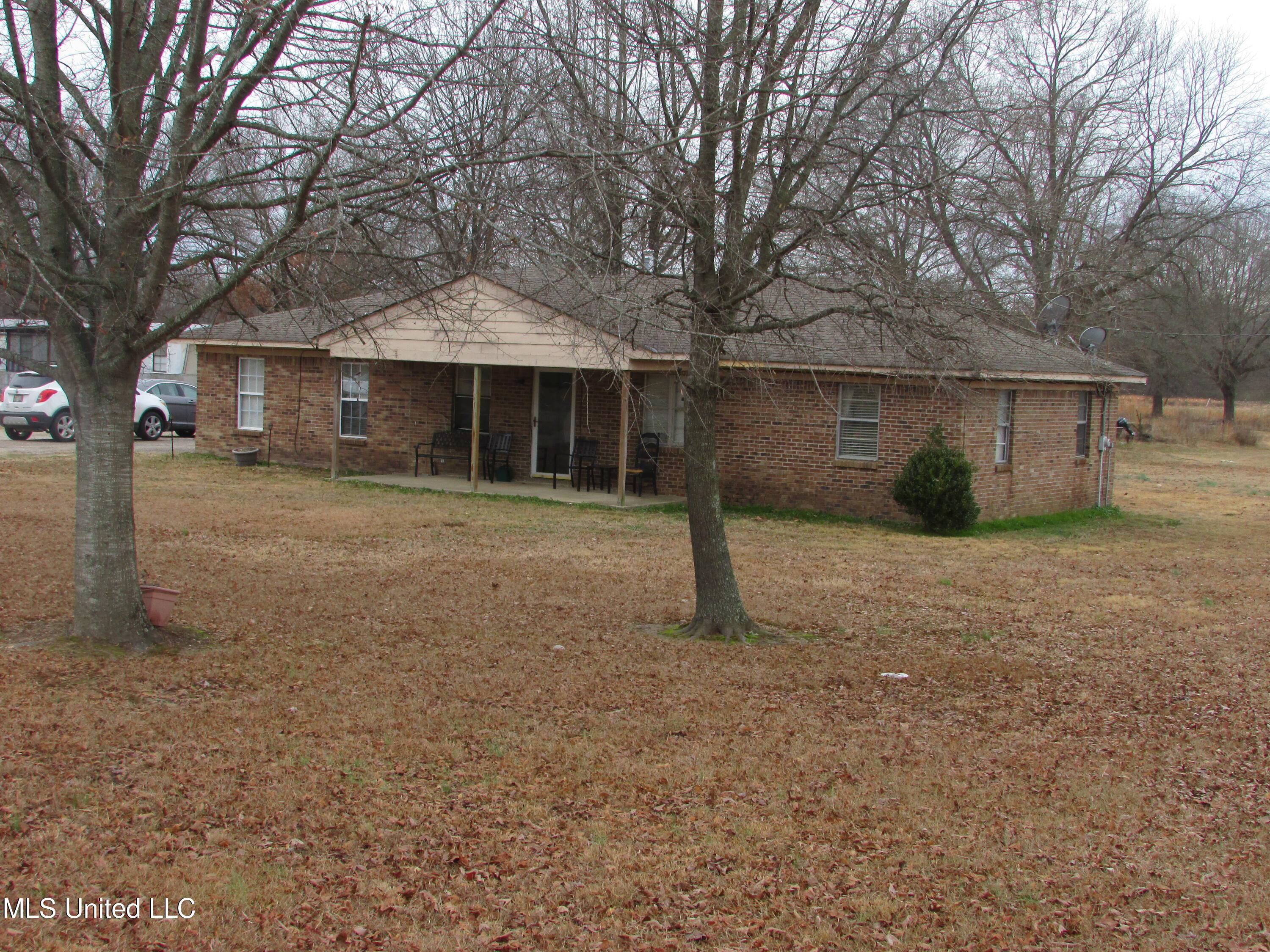 2223 Grass Pond Road Hernando, MS 38632 - Photo 2 of 25 Front Right View