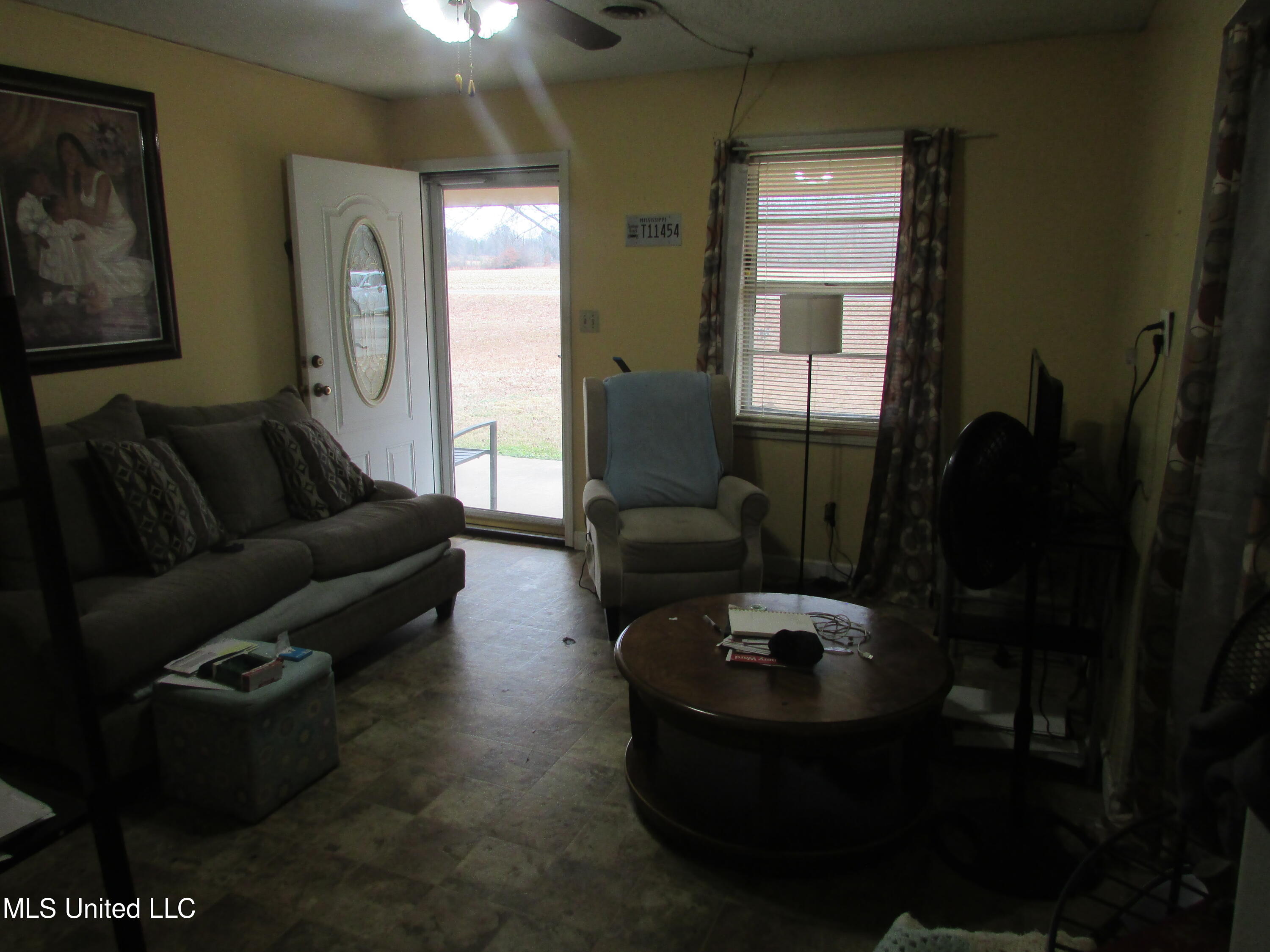 2223 Grass Pond Road Hernando, MS 38632 - Photo 10 of 25 Living Room