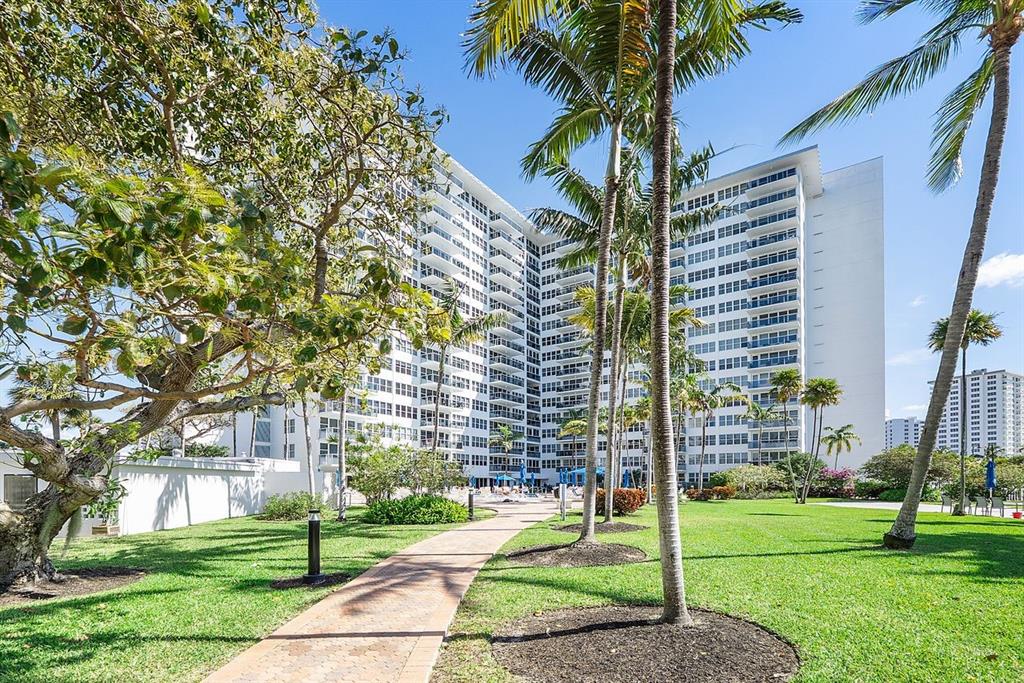 3300 Northeast 36th Street, Unit 303 Fort Lauderdale, FL 33308 - Photo 28 of 53 a view of a city with tall buildings