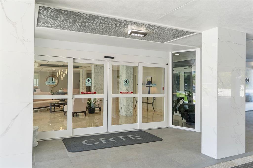3300 Northeast 36th Street, Unit 303 Fort Lauderdale, FL 33308 - Photo 41 of 53 an entryway of a house
