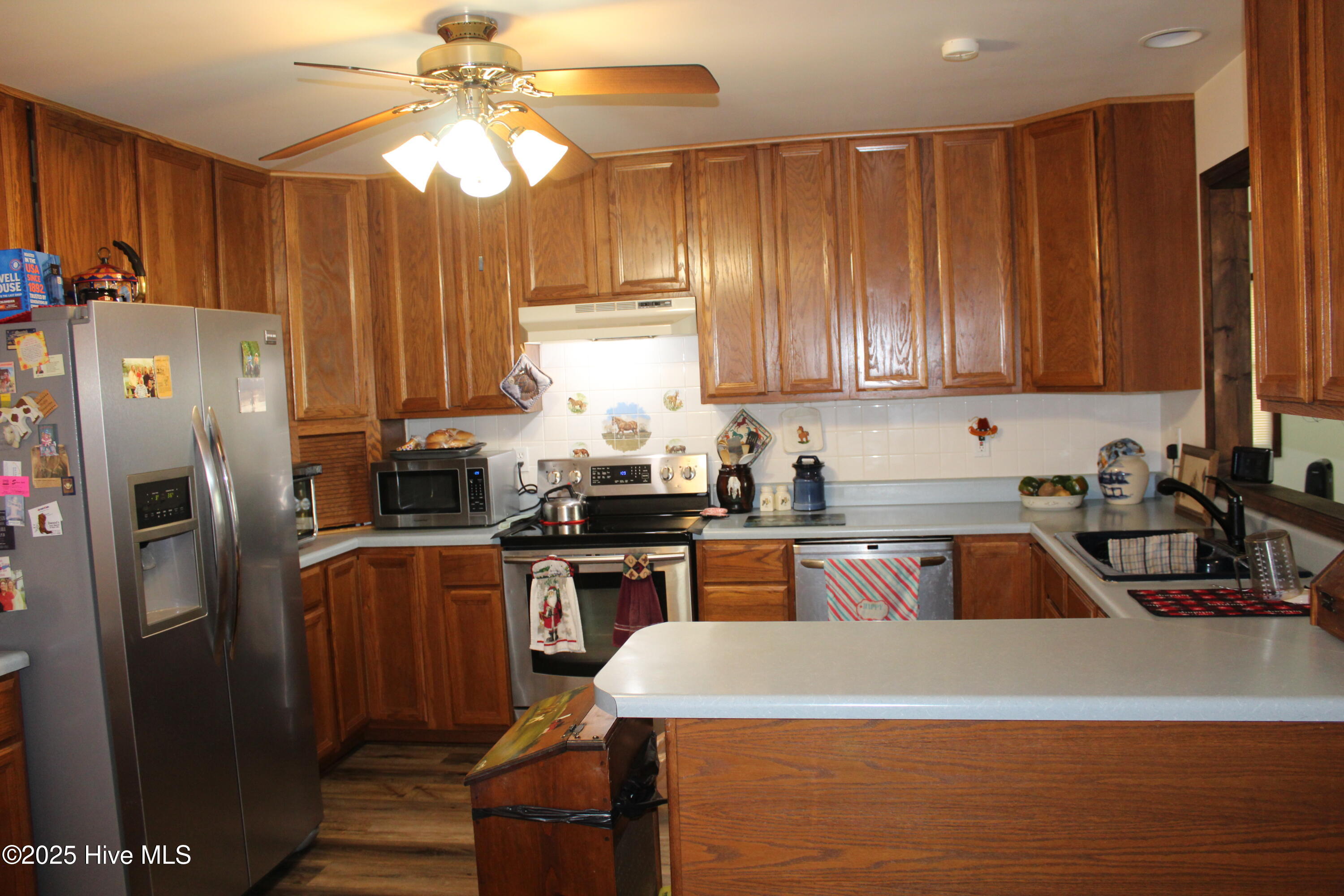 4507 Rivershore Drive New Bern, NC 28560 - Photo 41 of 71 Kitchen View 2