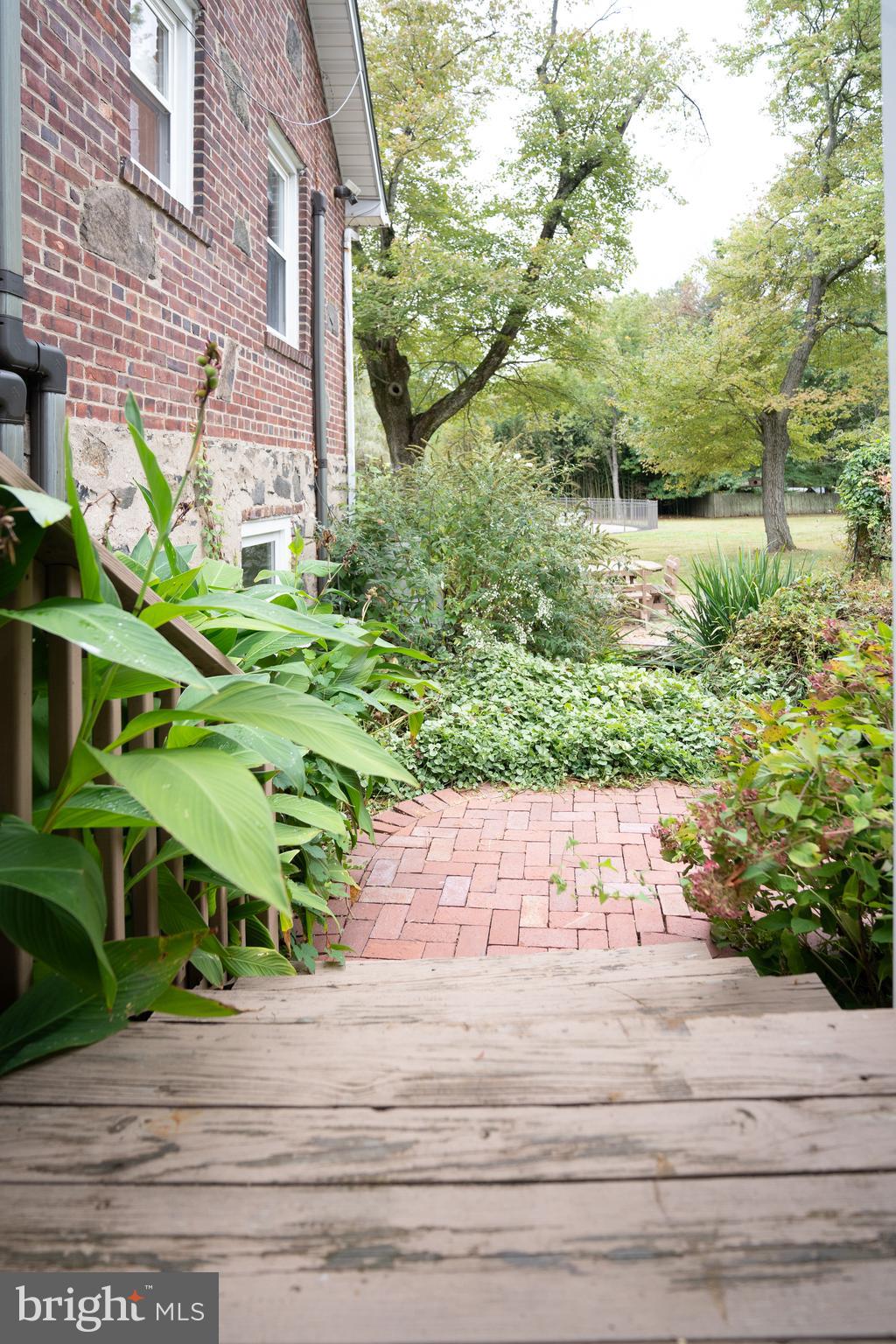 524 Spring Hill Road Hopewell, NJ 08525 - Photo 8 of 42