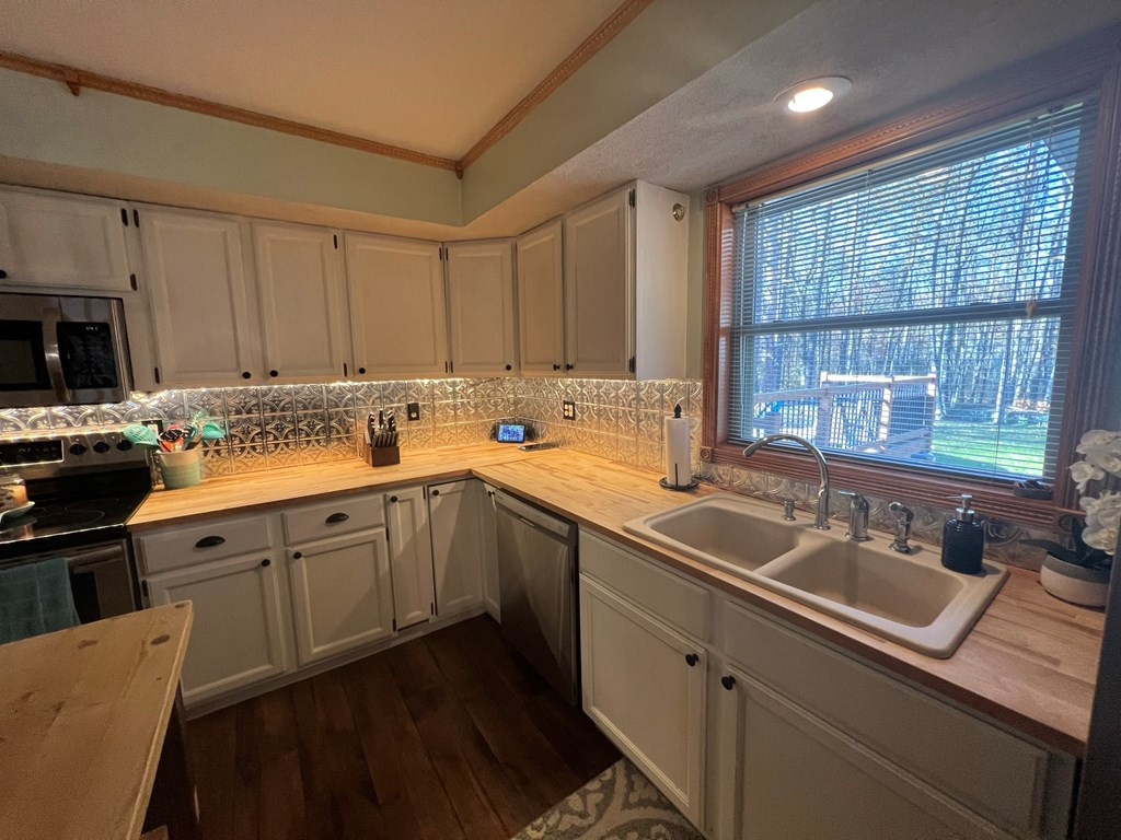 1750 State Rte 3 Morrisonville, NY 12962 - Photo 5 of 31 Gallery Image 5