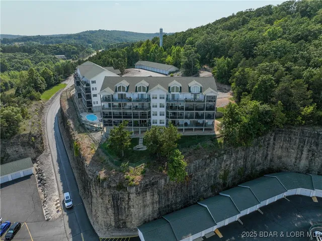 $230,000 | 75 Cedar Heights Lane, Unit 2B, Camdenton, MO 65020