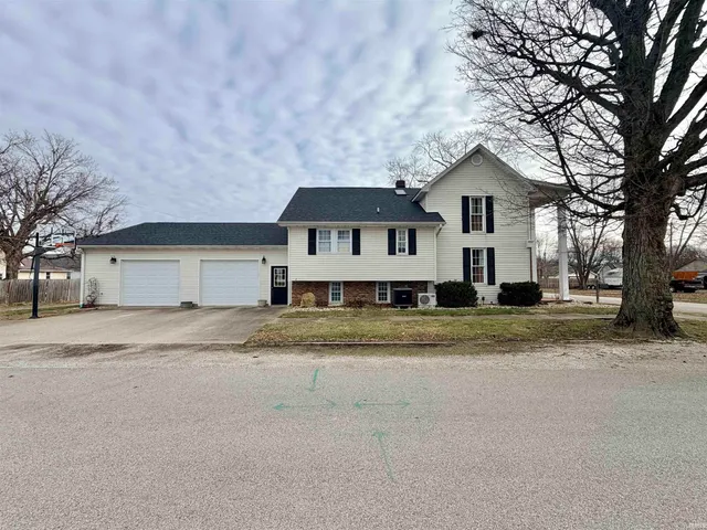 $299,900 | 326 Harrah Street, Worthington, IN 47471