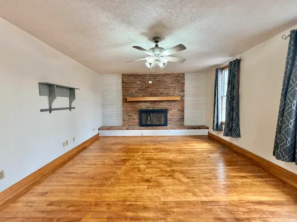 $299,900 | 326 Harrah Street, Worthington, IN 47471