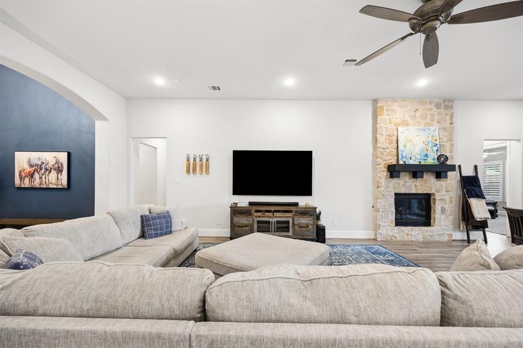 2700 Castlebridge The Colony, TX 75056 - Photo 2 of 38
