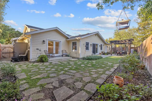 $2,950,000 | 340 D Street, Cayucos, CA 93430