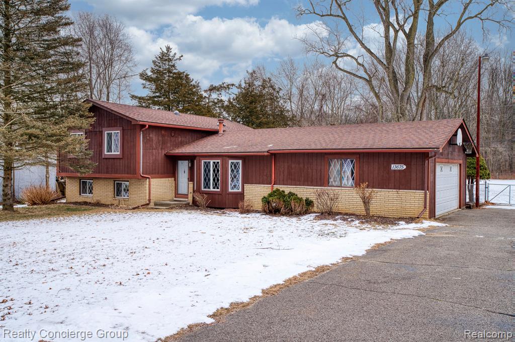 13675 Hannan Road Romulus, MI 48174 - Photo 3 of 25