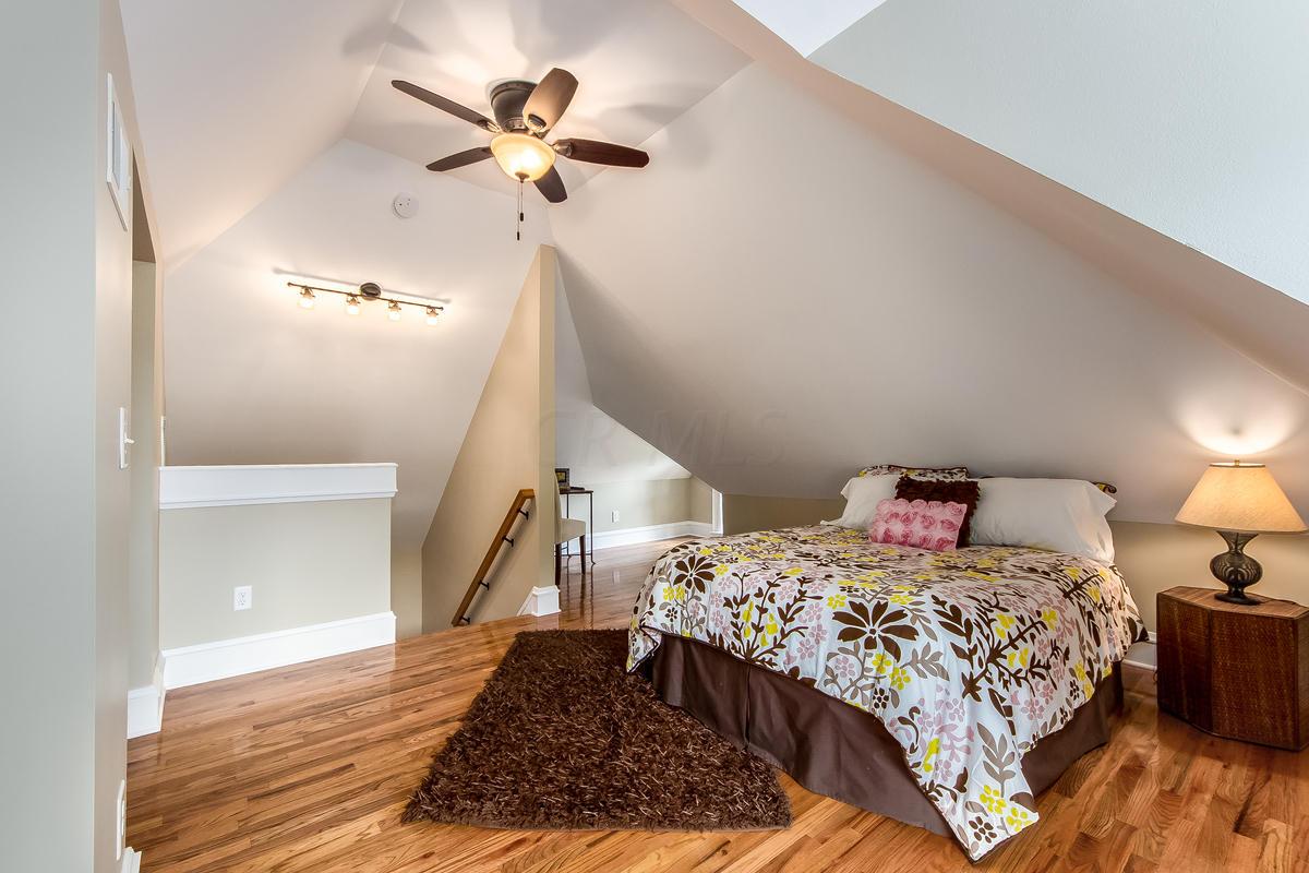 1904 Berkshire Road Columbus, OH 43221 - Photo 34 of 42