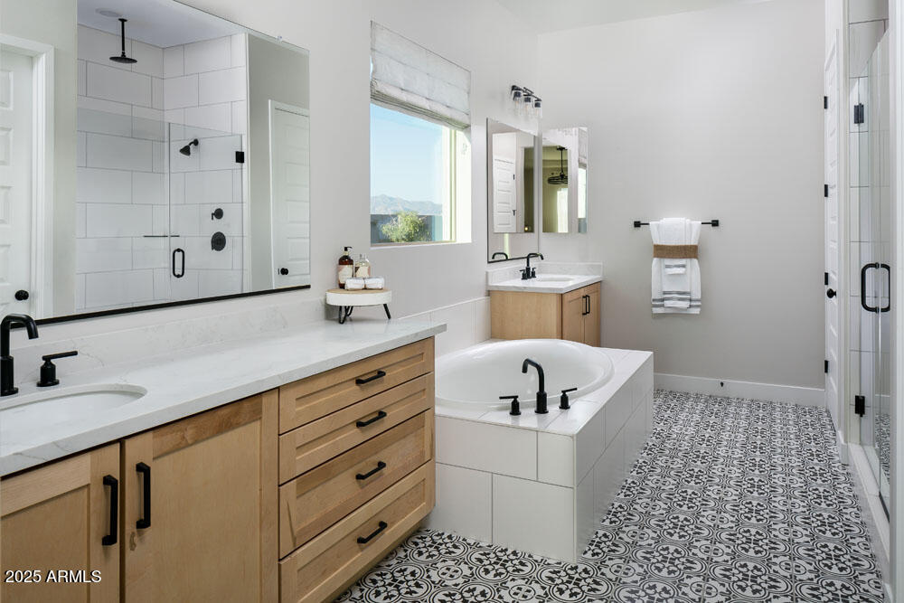 6036 South Chatham Mesa, AZ 85212 - Photo 10 of 33 09 - Owner's Bathroom