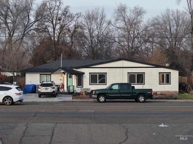$429,900 | 35 North Midland Boulevard, Nampa, ID 83651