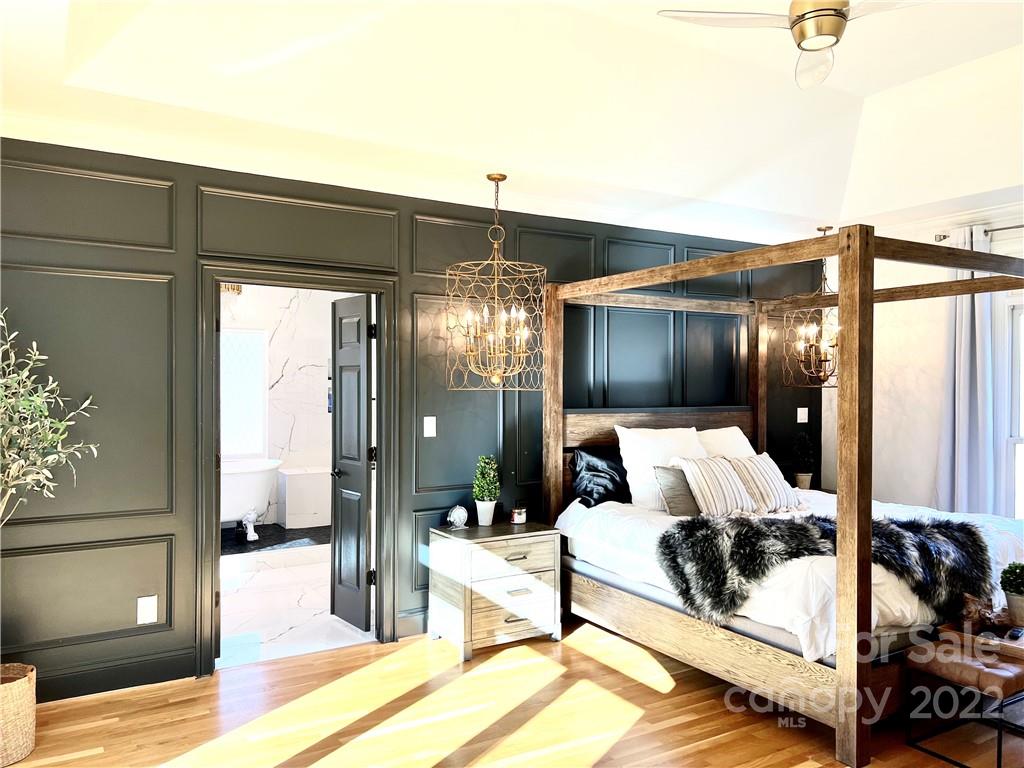 18600 Hammock Lane Davidson, NC 28036 - Photo 20 of 48 a living room with furniture