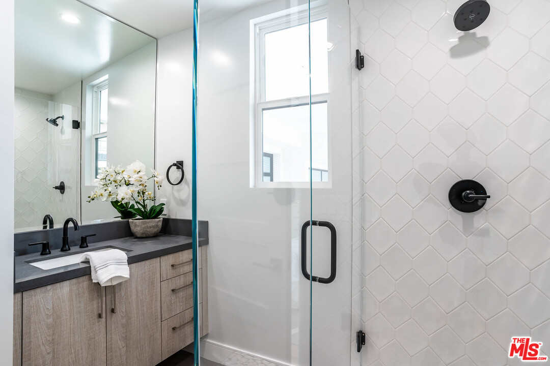 2423 Rockefeller Lane Redondo Beach, CA 90278 - Photo 22 of 37 Gallery Image 22