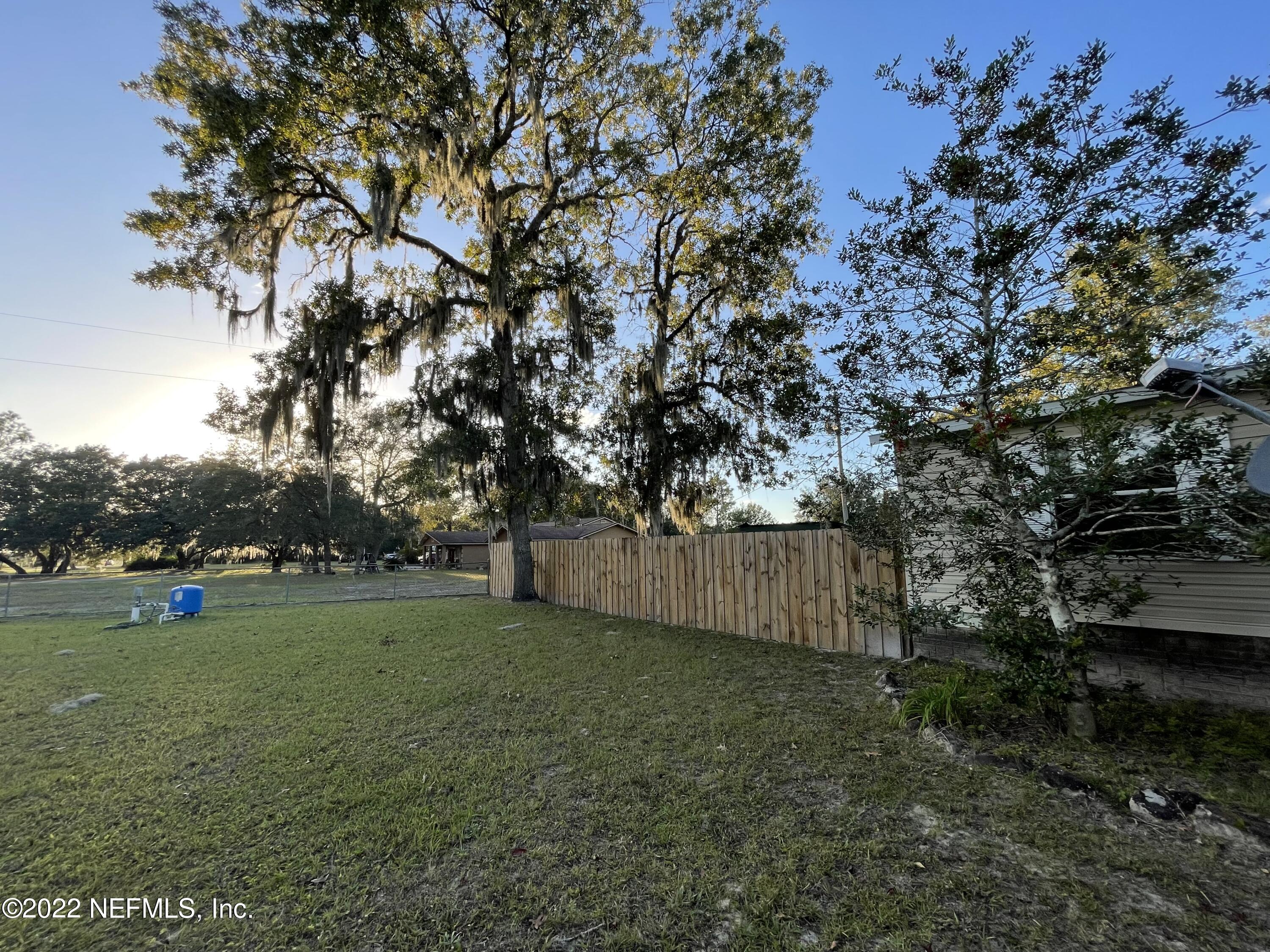 116 Comer Road Palatka, FL 32177 - Photo 22 of 51 a view of a park with large trees