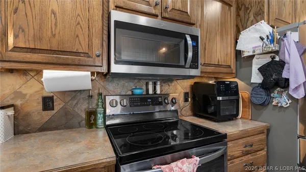 $360,000 | 19 Chippewa Place, Linn Creek, MO 65052