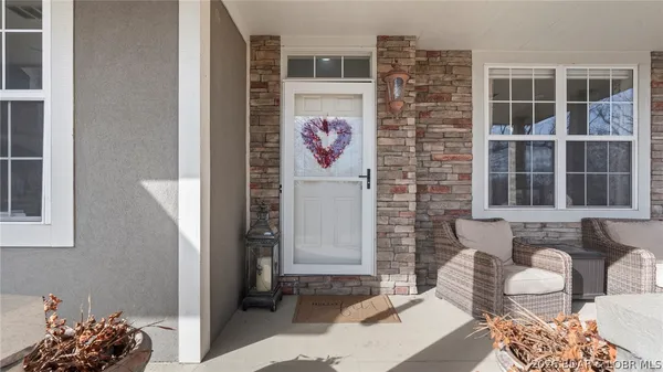 $360,000 | 19 Chippewa Place, Linn Creek, MO 65052