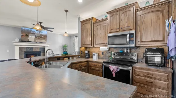 $360,000 | 19 Chippewa Place, Linn Creek, MO 65052
