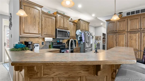 $360,000 | 19 Chippewa Place, Linn Creek, MO 65052