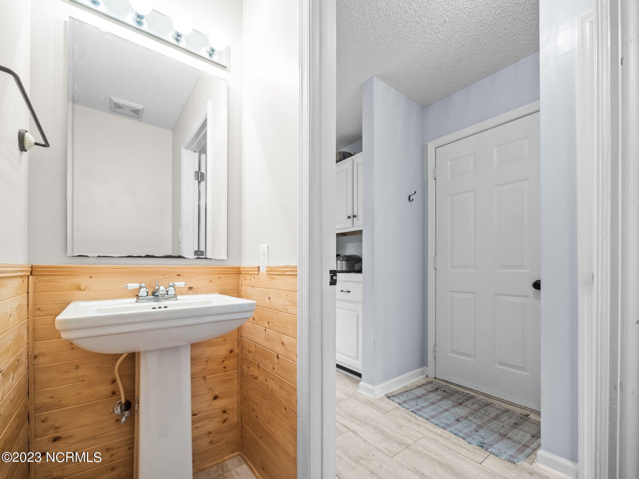 444 Ridge Road Jacksonville, NC 28540 - Photo 25 of 49 25-web-or-mls-P3270707