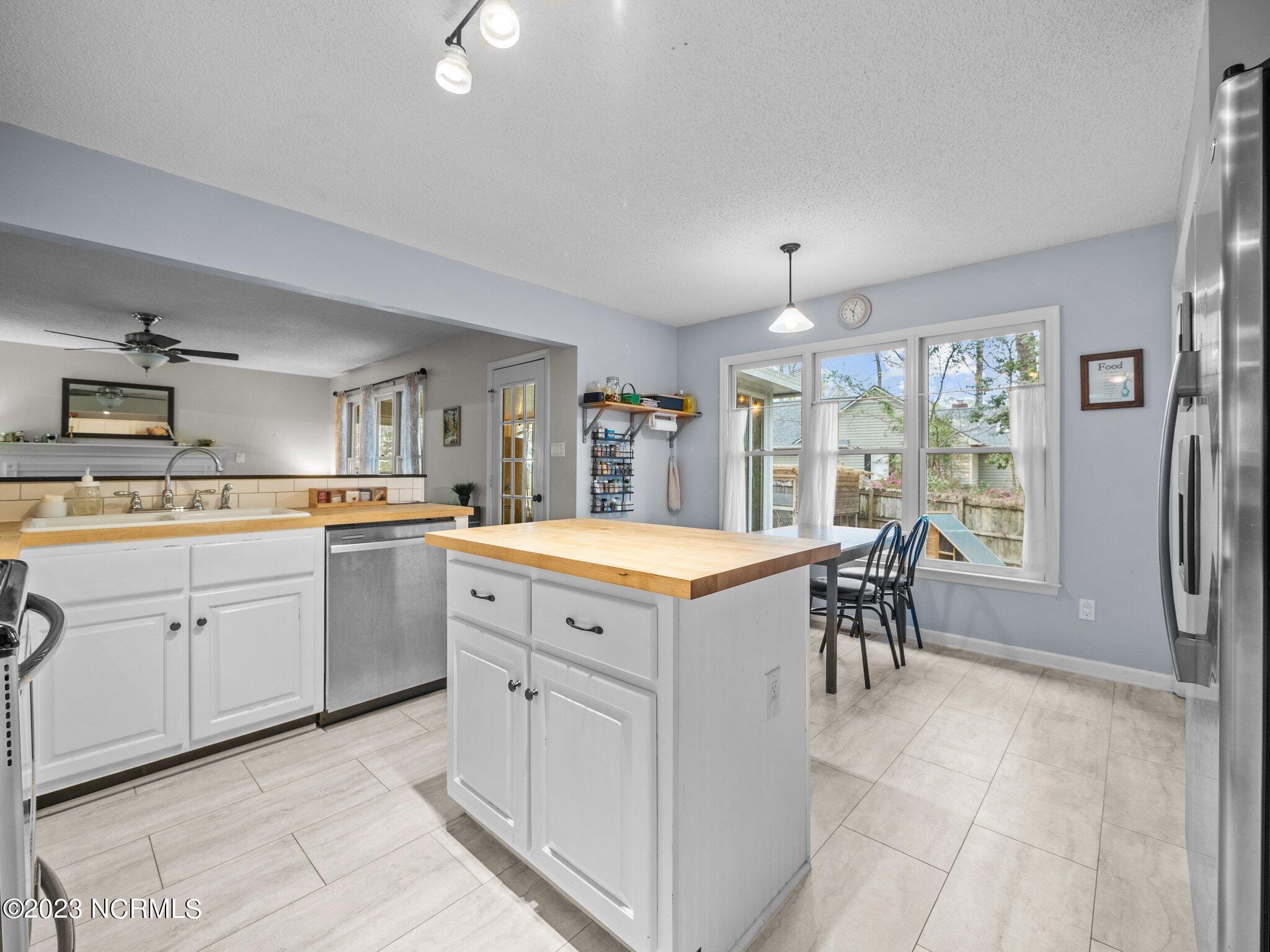 444 Ridge Road Jacksonville, NC 28540 - Photo 26 of 49 26-web-or-mls-P3270717