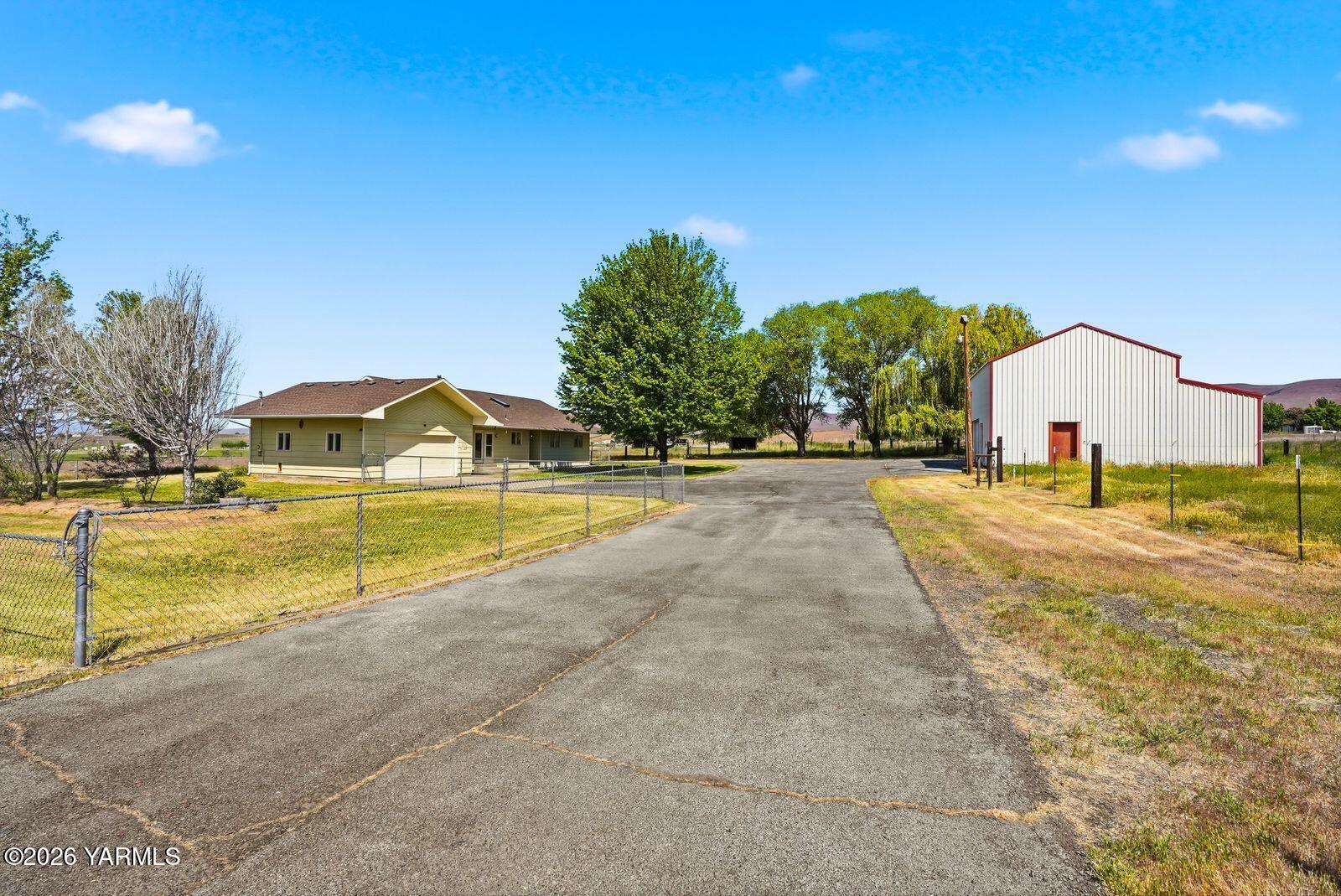 10821 Mieras Road Yakima, WA 98901 - Photo 5 of 54 10821 Mieras Road