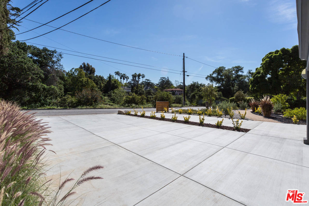 5 Richland Place Pasadena, CA 91103 - Photo 54 of 54 a view of a terrace