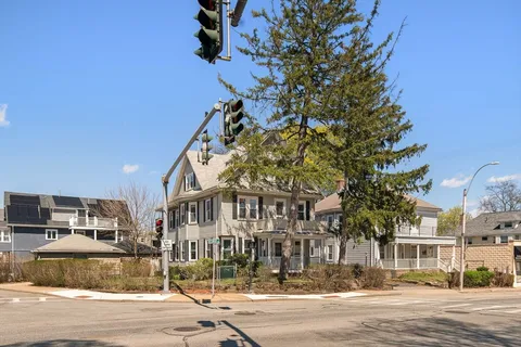 $750,000 | 206 North Beacon Street, Unit 206, Watertown, MA 02472