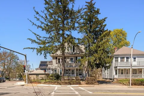 $750,000 | 206 North Beacon Street, Unit 206, Watertown, MA 02472