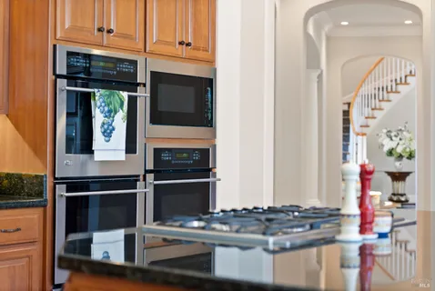 $4,225,000 | 9988 Troon Court, Windsor, CA 95492