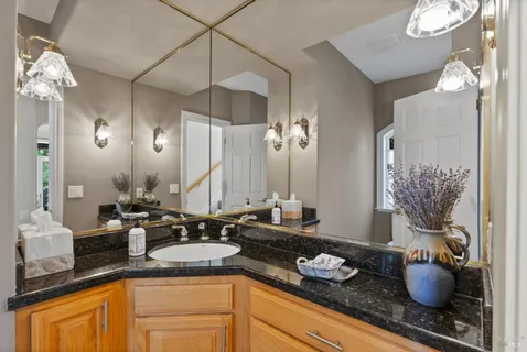 $4,225,000 | 9988 Troon Court, Windsor, CA 95492