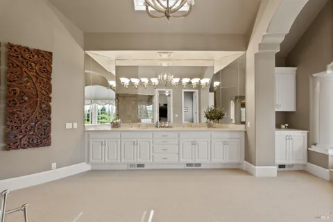 $4,225,000 | 9988 Troon Court, Windsor, CA 95492