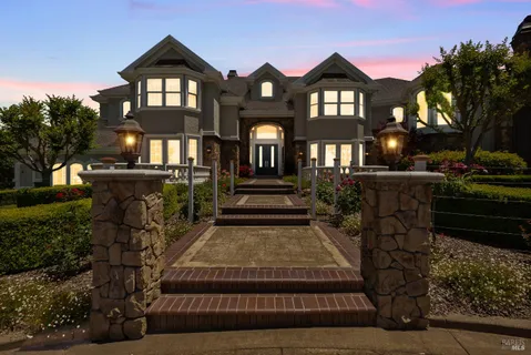 $4,225,000 | 9988 Troon Court, Windsor, CA 95492