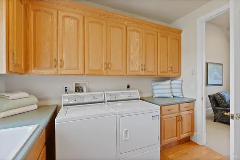 $4,225,000 | 9988 Troon Court, Windsor, CA 95492