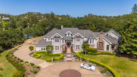 $4,225,000 | 9988 Troon Court, Windsor, CA 95492
