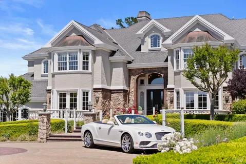 $4,225,000 | 9988 Troon Court, Windsor, CA 95492