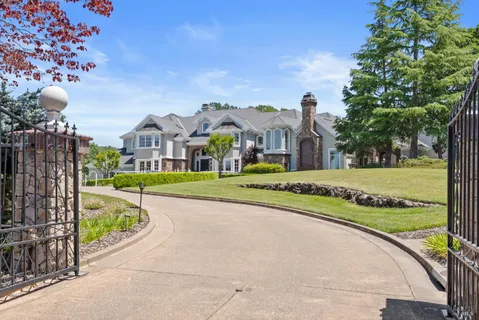 $4,225,000 | 9988 Troon Court, Windsor, CA 95492
