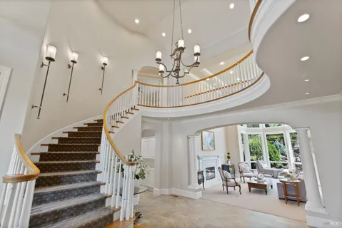 $4,225,000 | 9988 Troon Court, Windsor, CA 95492
