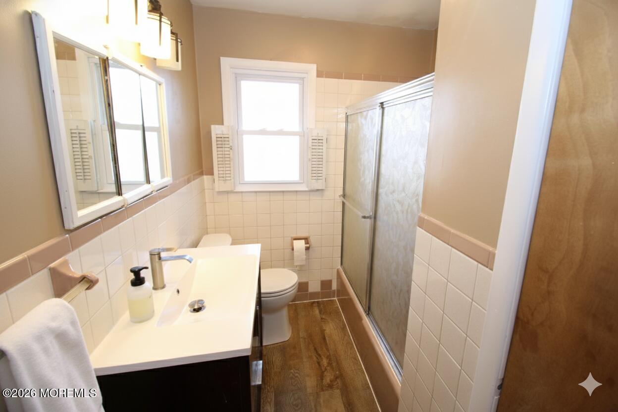 60 Shell Street Beachwood, NJ 08722 - Photo 5 of 14 Bathroom
