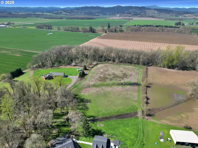 $249,900 | 99 West W Highway, Junction City, OR 97448