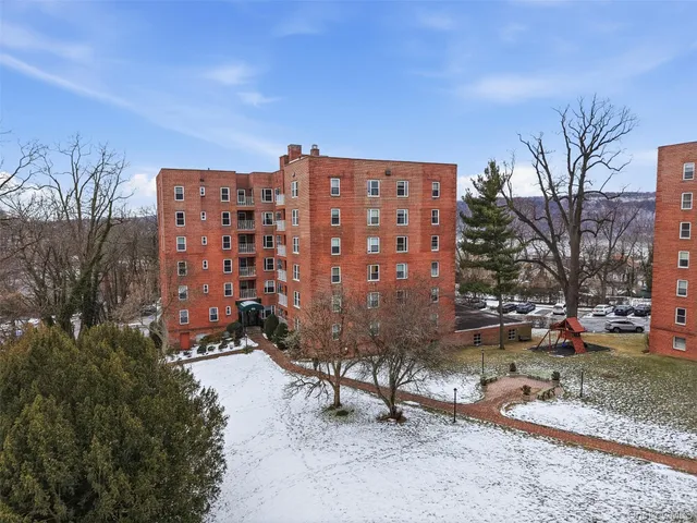 a picture of city view