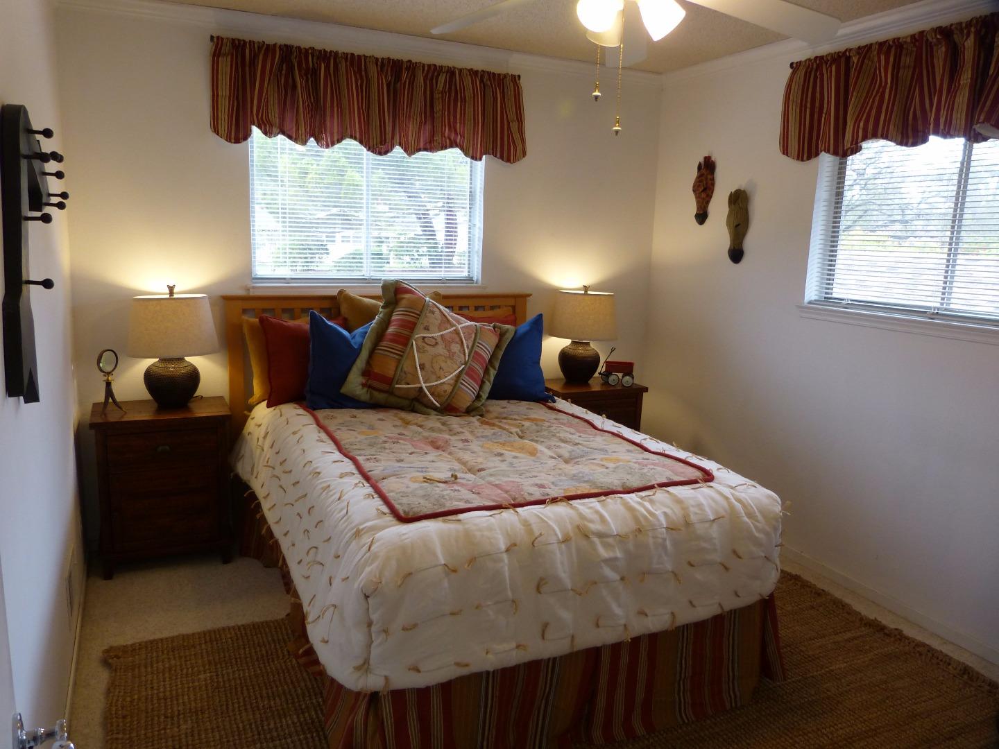 15925 Viewfield Road Monte Sereno, CA 95030 - Photo 14 of 31