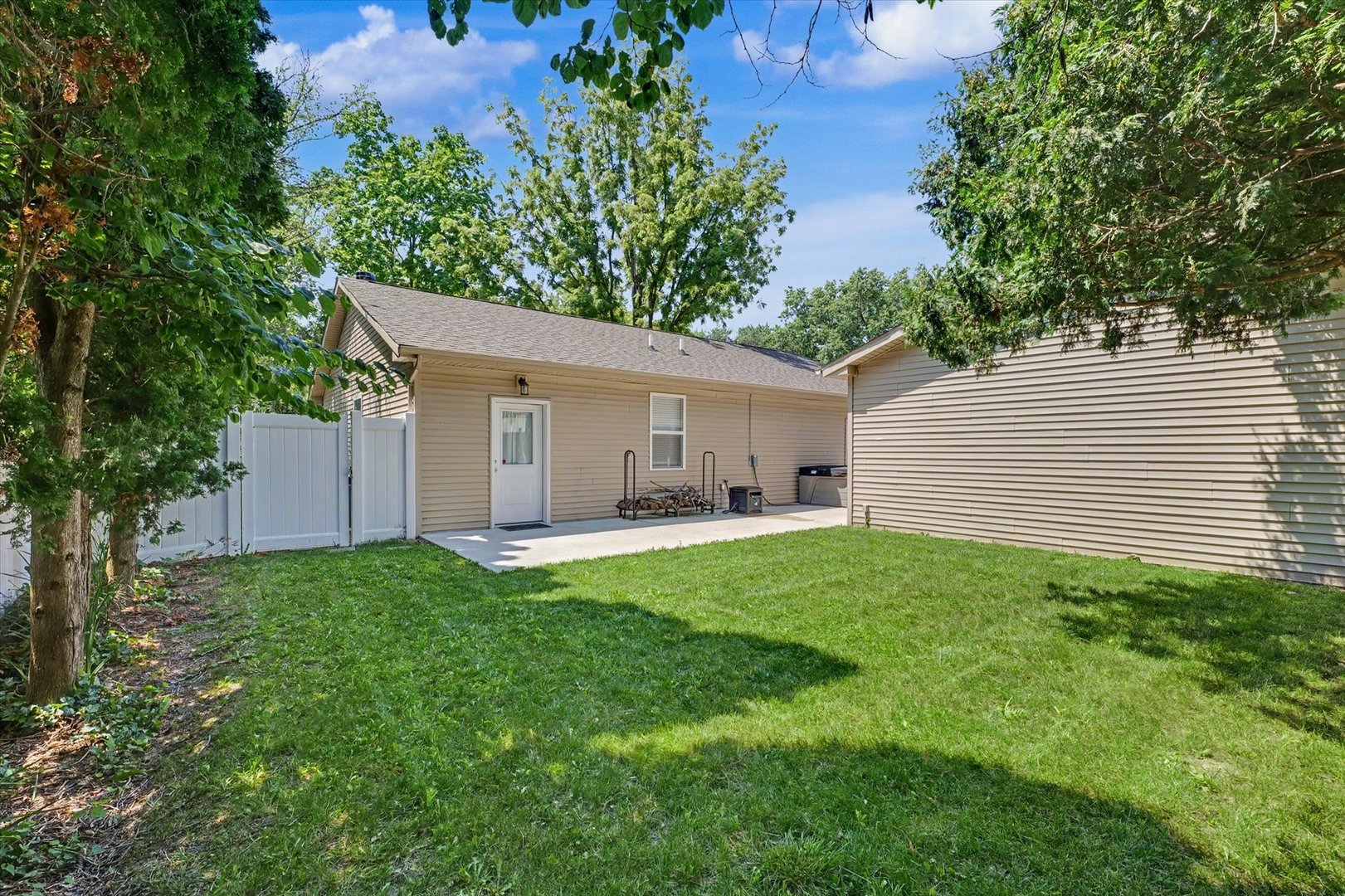 2014 Winchester Drive Champaign, IL 61821 - Photo 25 of 32