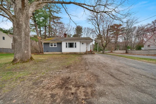 $425,000 | 11 Bartlett Street, Salisbury, MA 01952