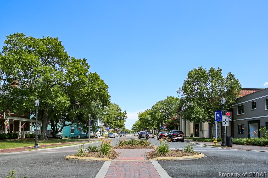2061 Cove Road Hayes, VA 23072 - Photo 49 of 50 Old fashion Main Street with restaurants, antique shops, local markets and hometown parades, even a barber shop.